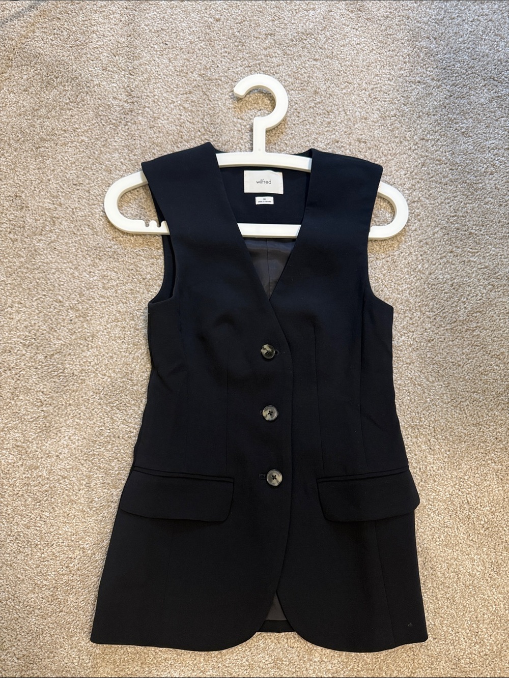 ARITZIA Wilfred Black Sleeveless Tailored Button Vest
